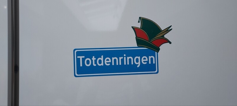 Kleine Totdenringen raamsticker met steek! Combideal