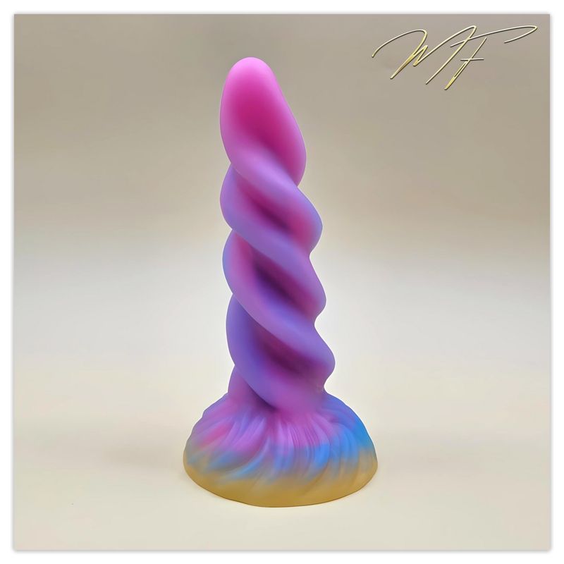 Großer Fantasiedildo leuchtend Großer Fantasiedildo leuchtend