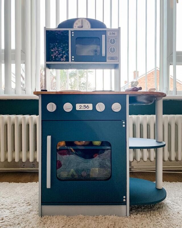 Medium kitchen