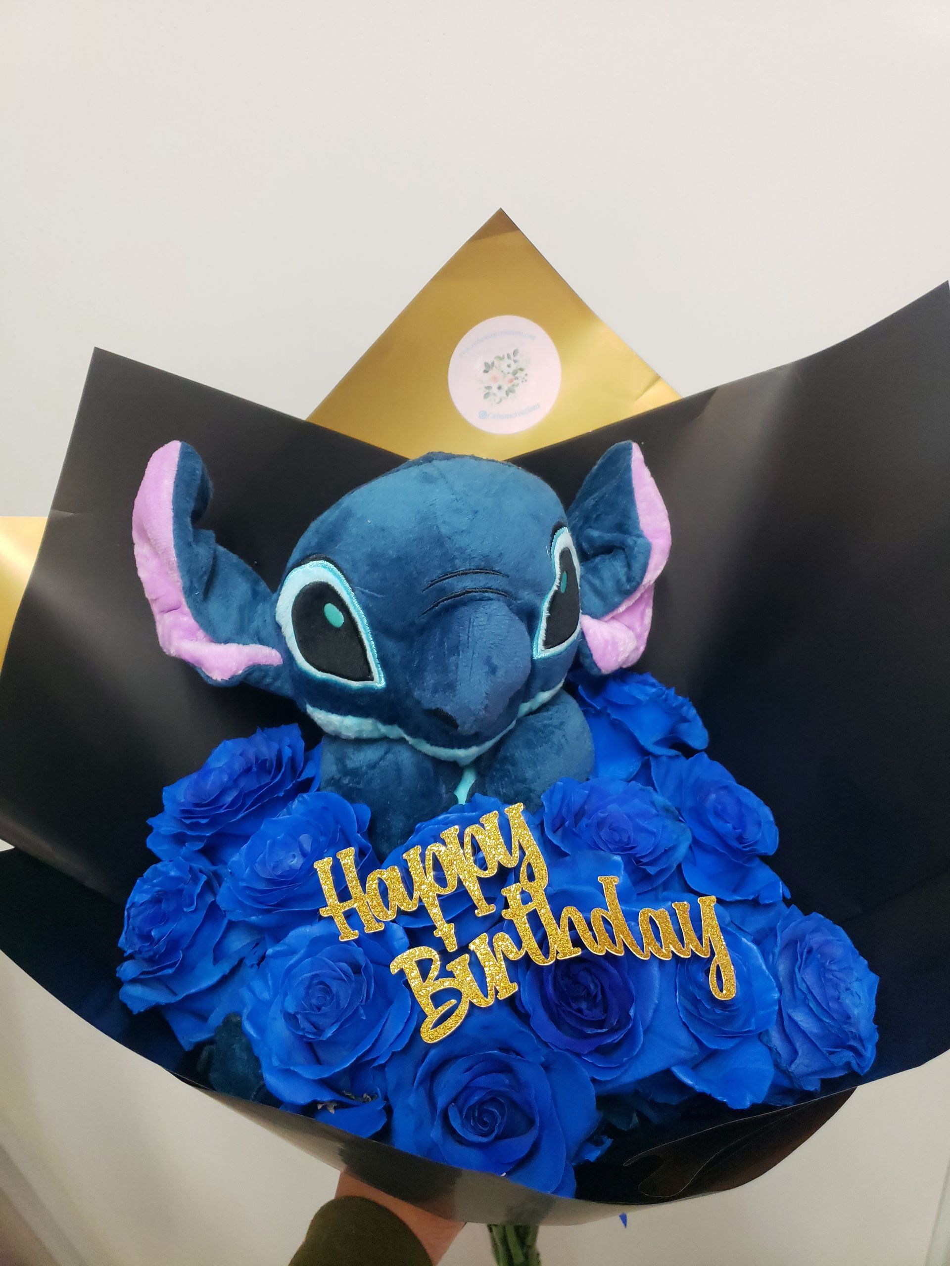 Rose and stitch plush bouquet