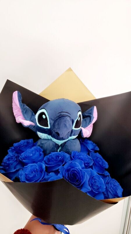 Rose and stitch plush bouquet