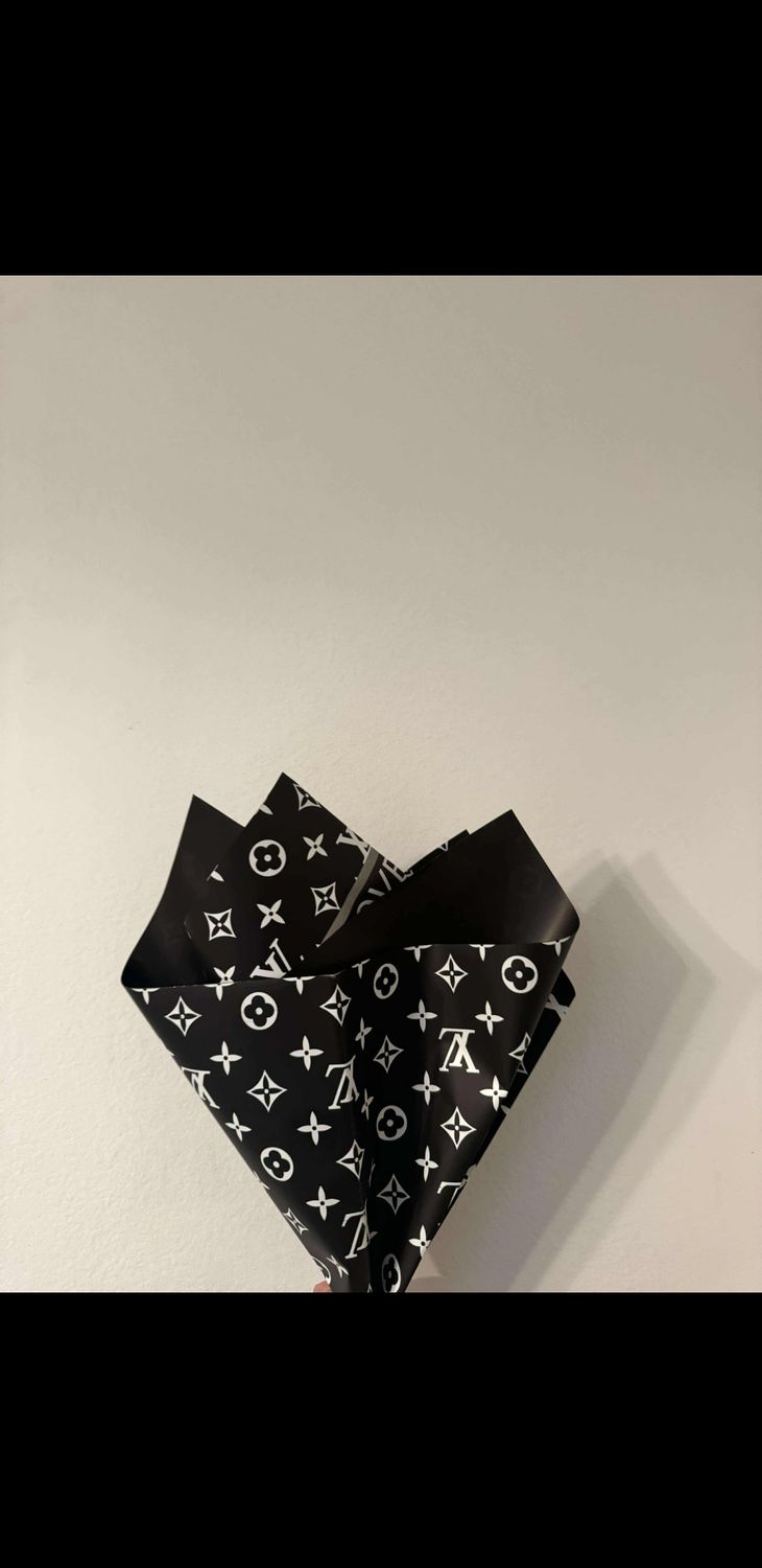 Louis Vuitton Korean Bouquet paper, Color: Black