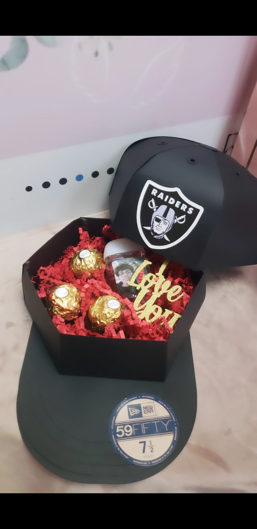 Fillable cardstock hat