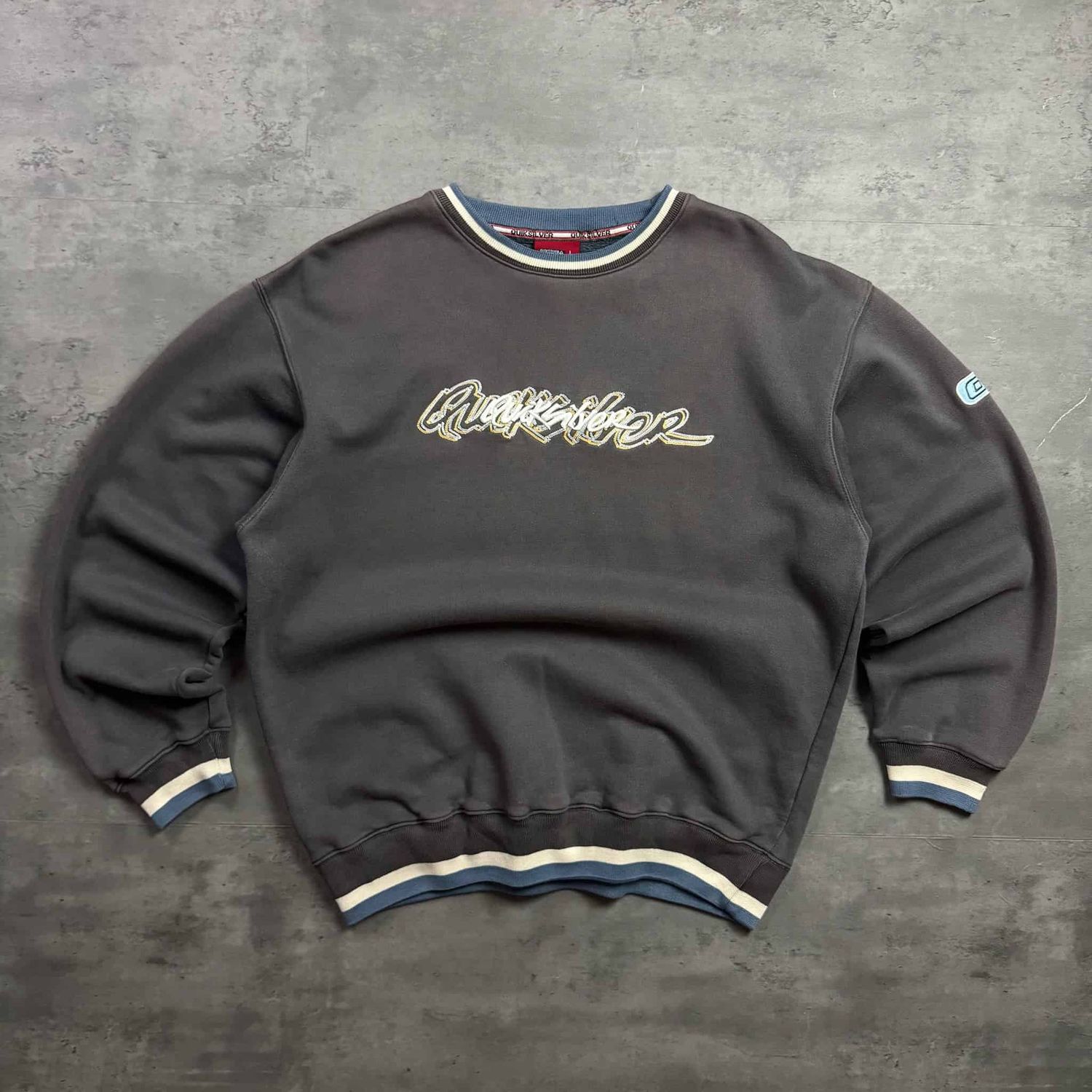 00s Embroidered Grey Quiksilver Sweatshirt