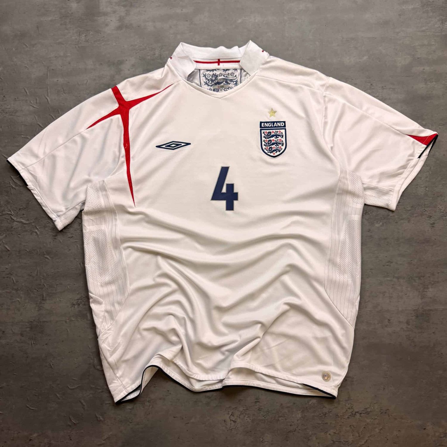 2006 England &#39;Gerrard 4&#39; Home Shirt