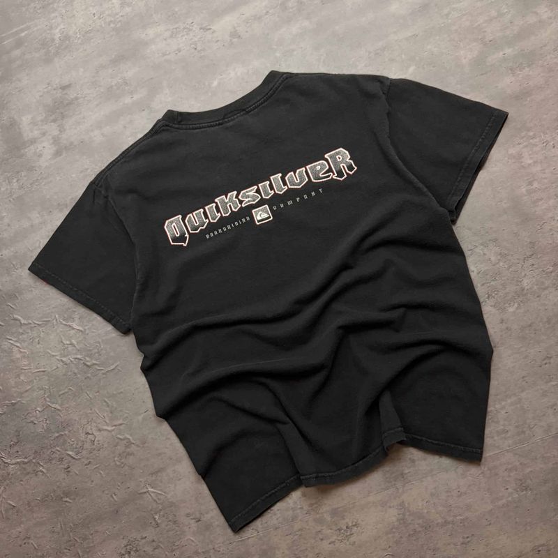 90s Black and Red Quiksilver T-shirt