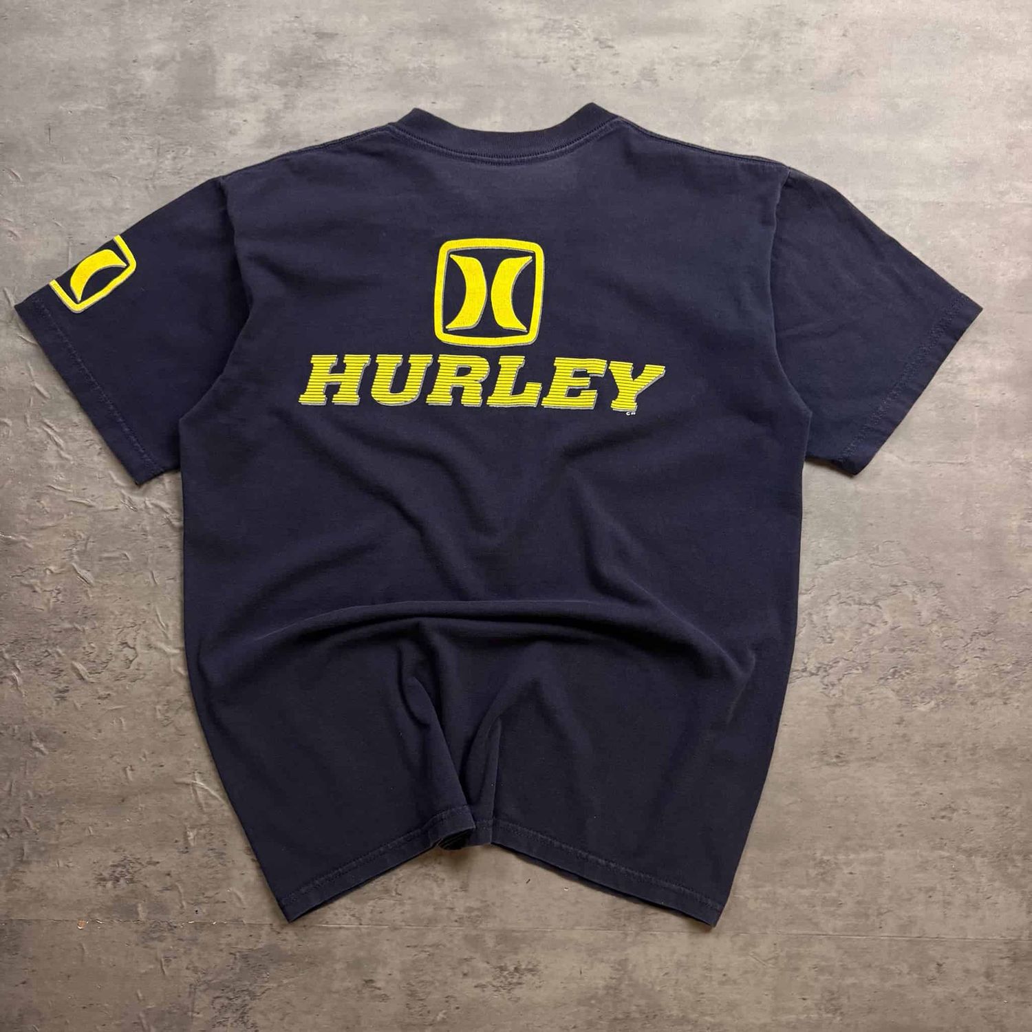 90s Navy and Yellow Hurley Graphic T-shirt