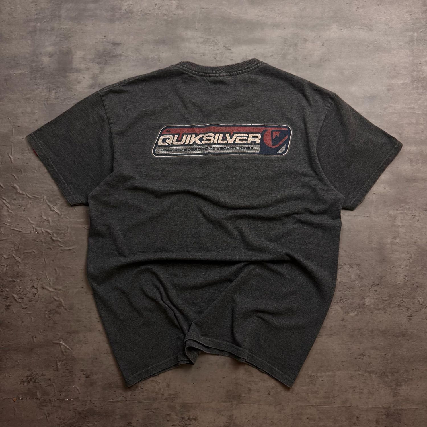 00s Grey Quiksilver Graphic T-shirt