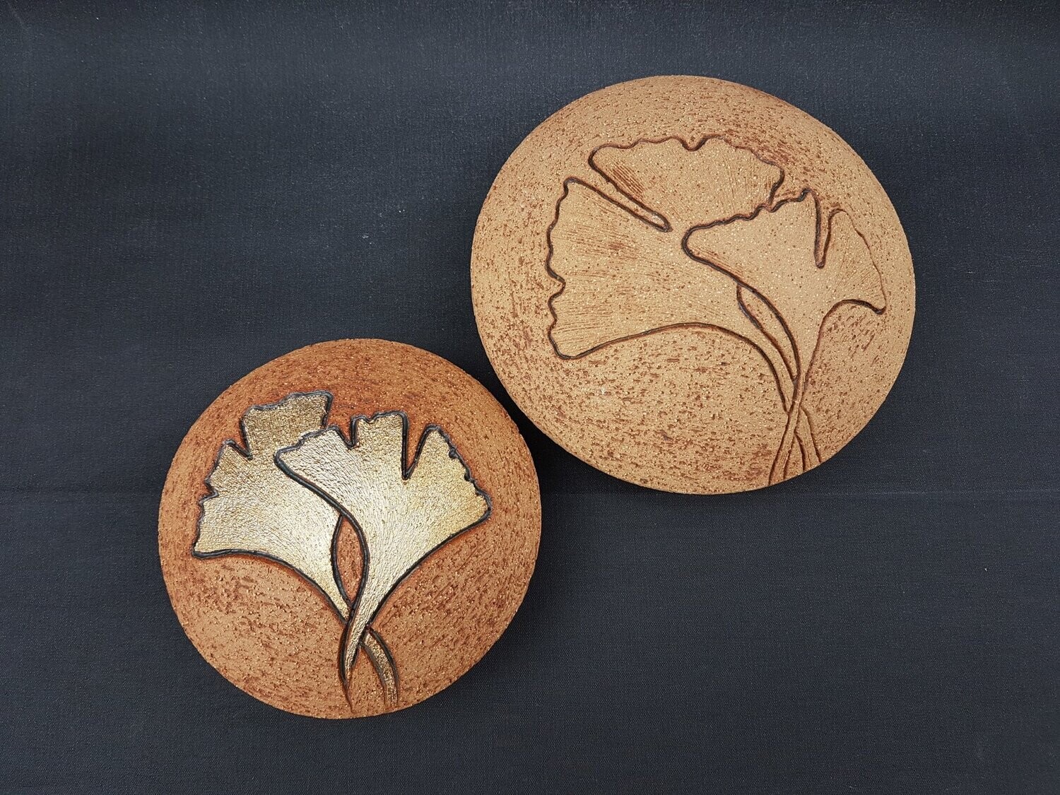 Tierurne Diskus Ginkgoblatt holzfarben