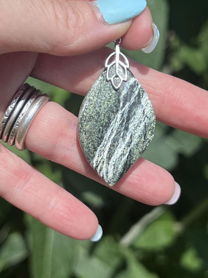 ​Pendentif en Chrysotile