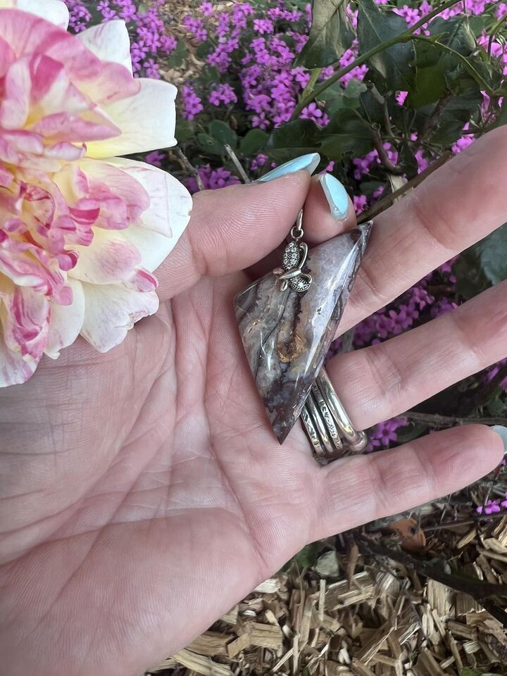 ​Pendentif en agate bergheim(Alsace)