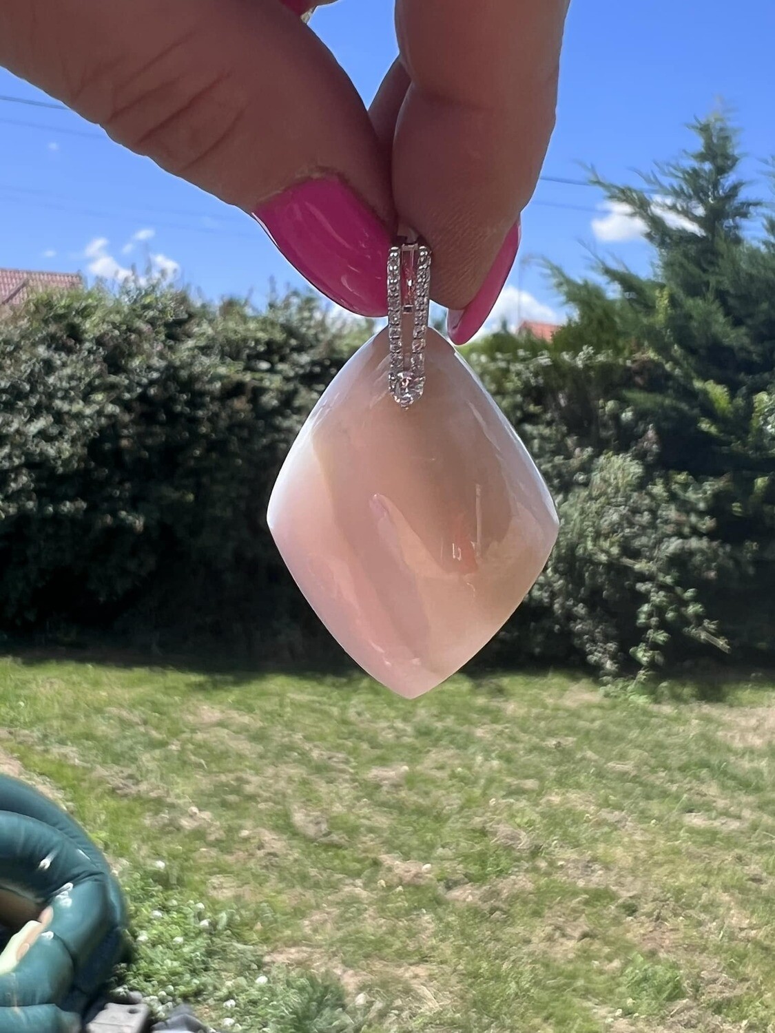 ​Pendentif en manganocalcite