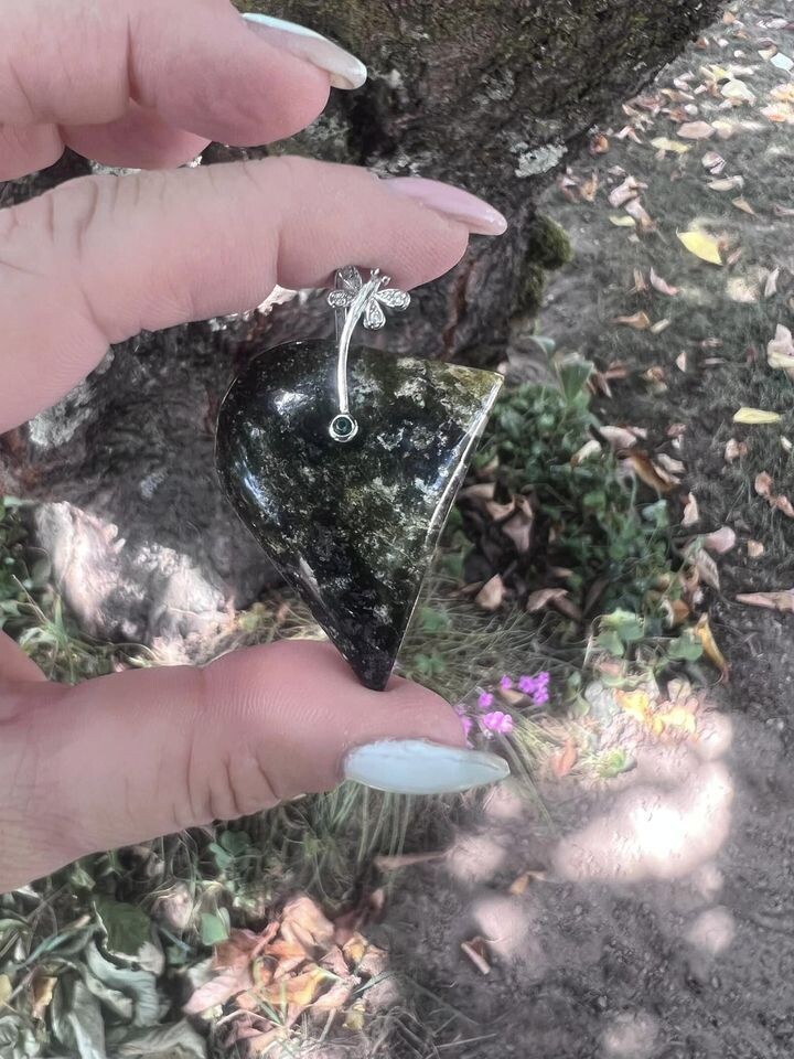 ​Pendentif en serpentine de khakassie