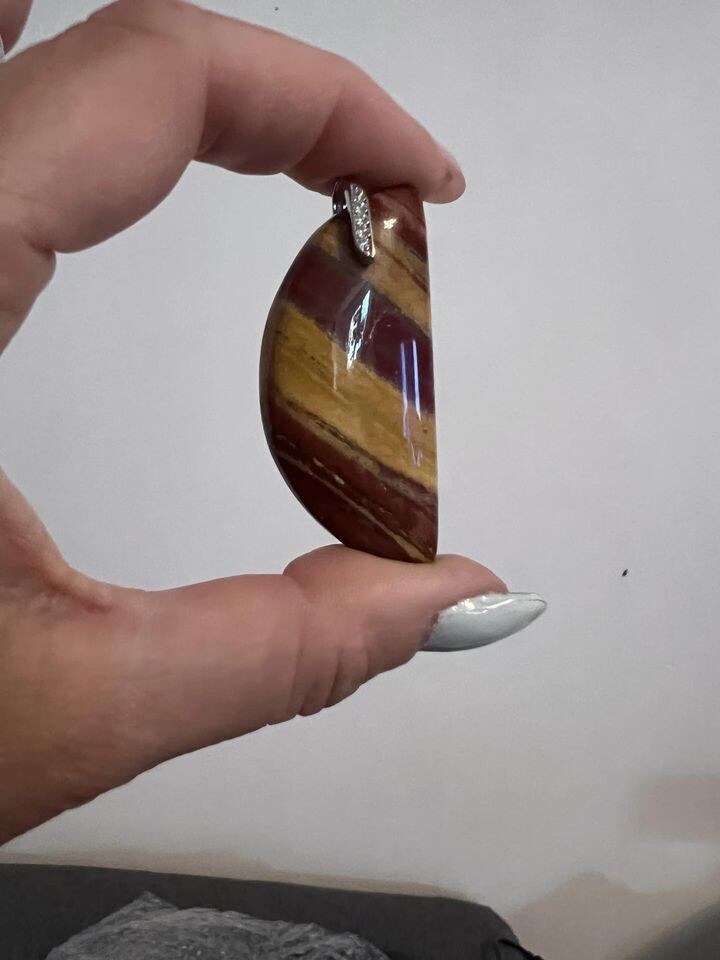 ​Pendentif en jaspe mokaite