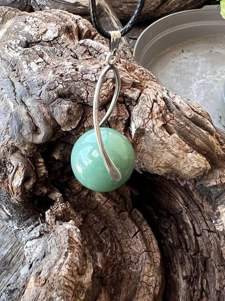 ​Pendentif en sphere d Aventurine verte et bélière en argent