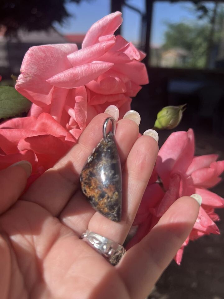 ​Pendentif en calcédoine cuprifere(chrysocolle , cuivre )