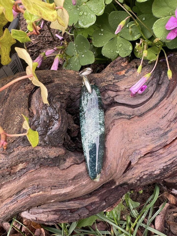 ​Pendentif en jaspe vert