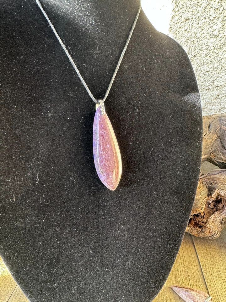​Pendentif en jade lavande