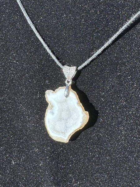 ​Pendentif en agate druzy