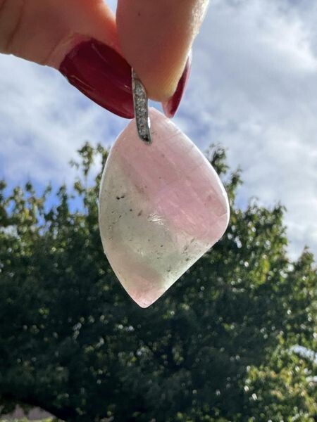 ​Pendentif en kunzite