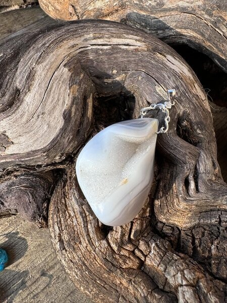 ​Pendentif en sublime agate druzy