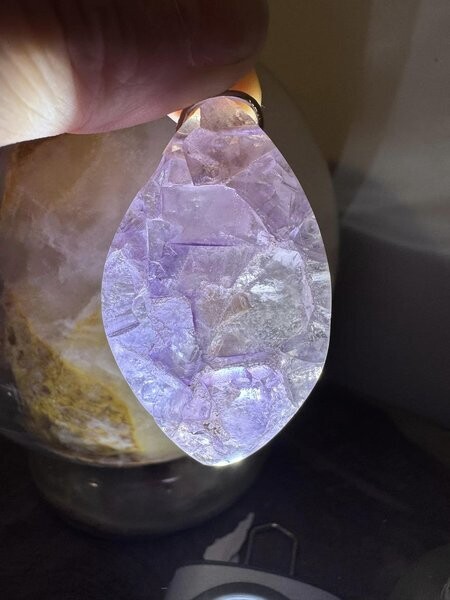 ​Pendentif en fluorite mauve