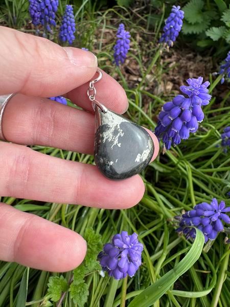 ​Pendentif en pyrite apache gold (pyrite,marcassite et magnétite)