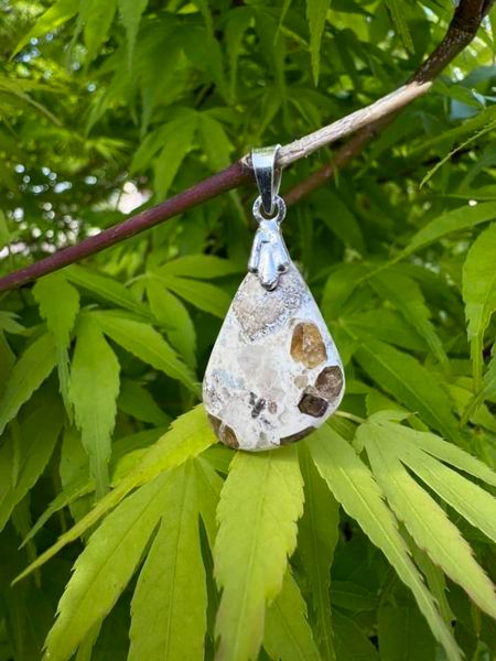 ​Pendentif vesuvianite