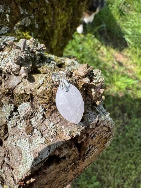 ​Pendentif en manganocalcite