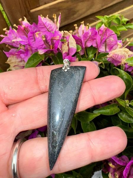 ​Pendentif en spécularite pleine de paillettes
