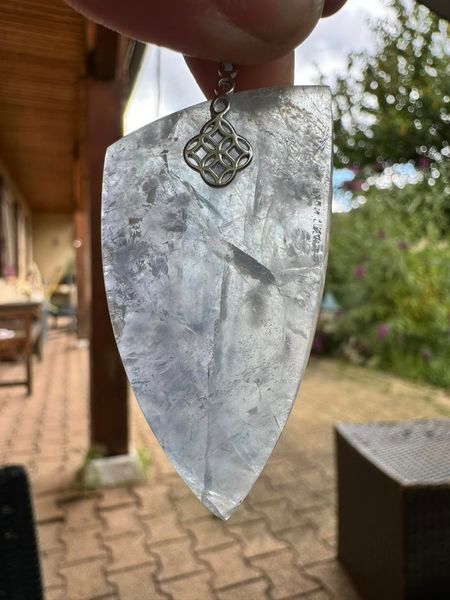​Pendentif magnifique fluorite bleue ciel
