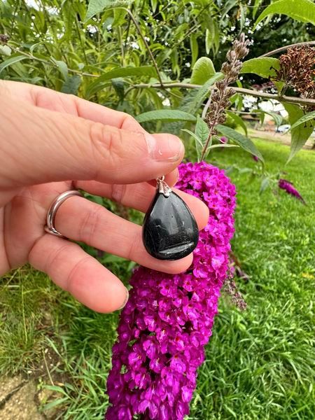​Pendentif en tourmaline noire