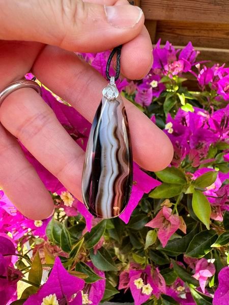 ​Pendentif en agate du bostwana