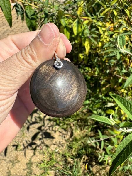 ​Pendentif en obsidienne acajou irisée