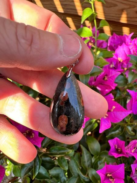 Pendentif en Obsidienne Peanuts ou cacahuète