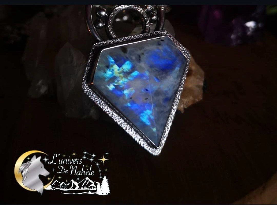 Pendentif en argent massif et peristerite