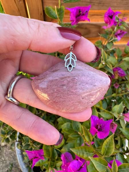 ​Pendentif en rhodonite
