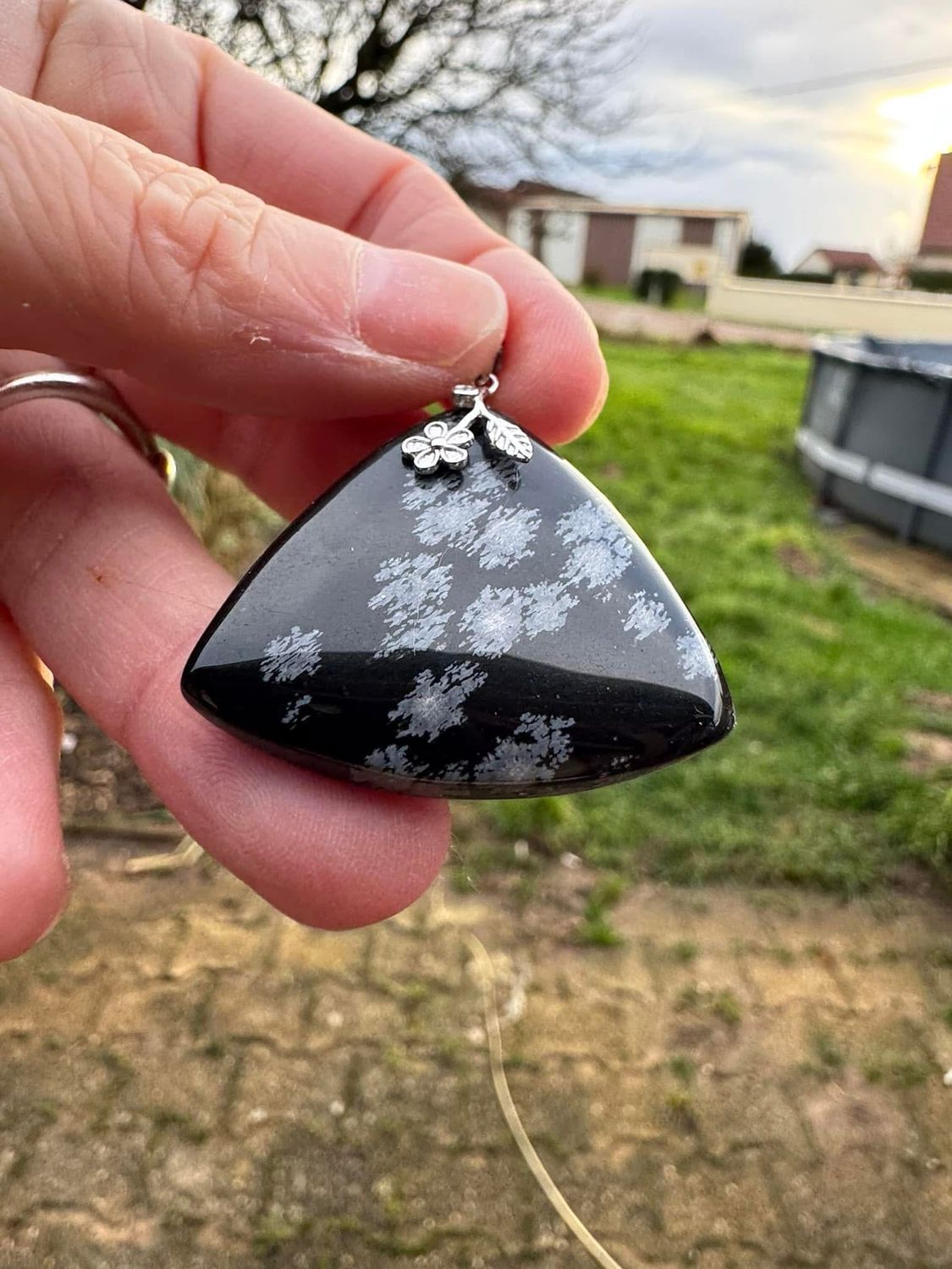 Pendentif en obsidienne neige