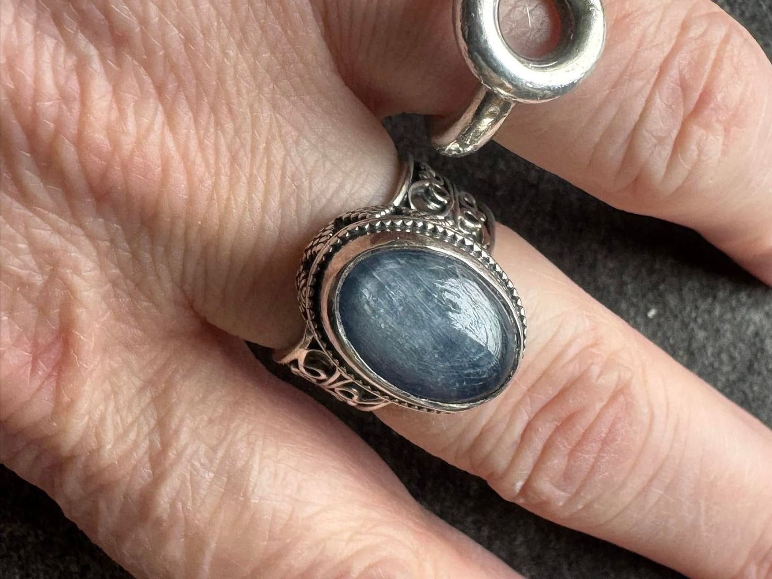 Bague en cyanite bleue sur argent 925
