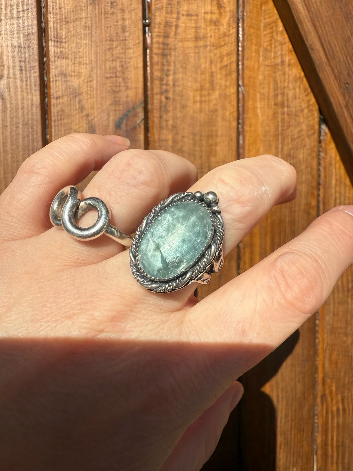 Bague en cyanite bleue sur argent 925
