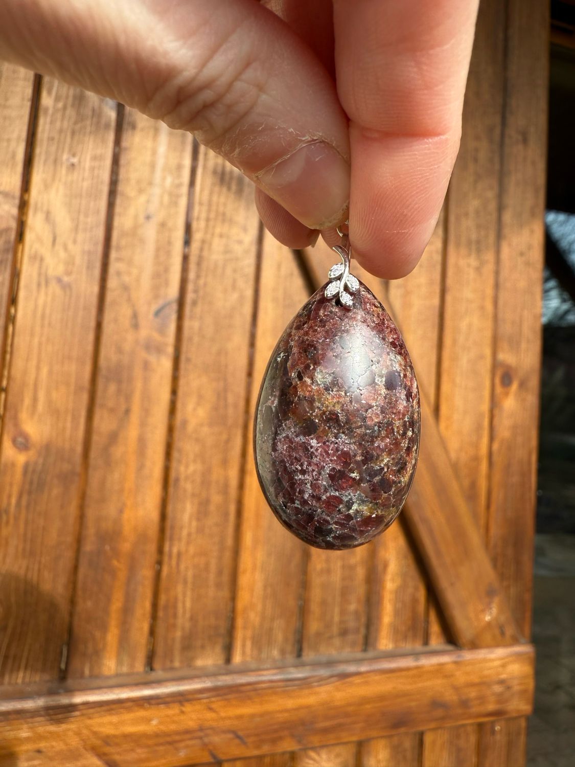 Pendentif en grenat almandin