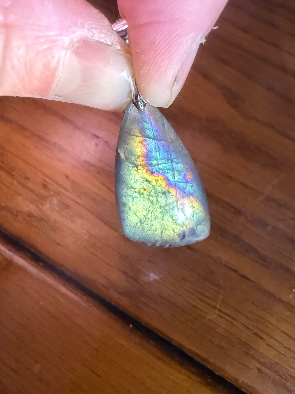 Pendentif en labradotite recto verso