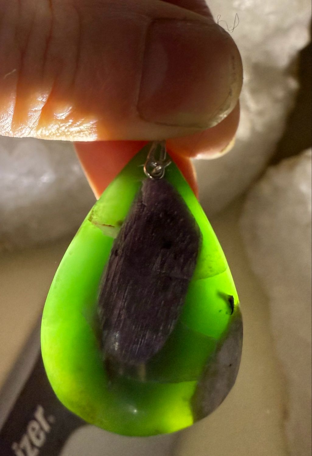 Pendentif en rubis zoïsite