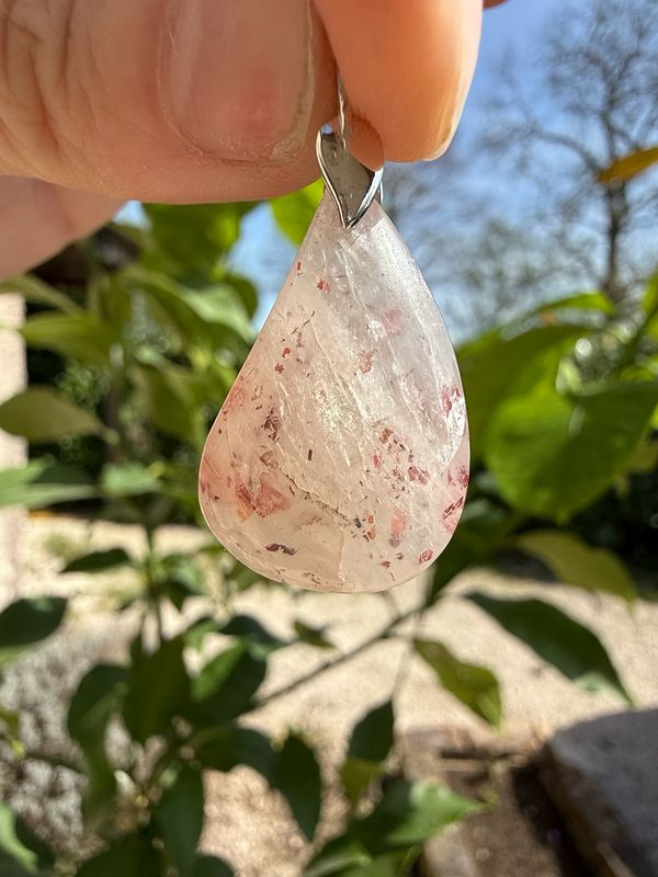 Pendentif en sunstone strawberry