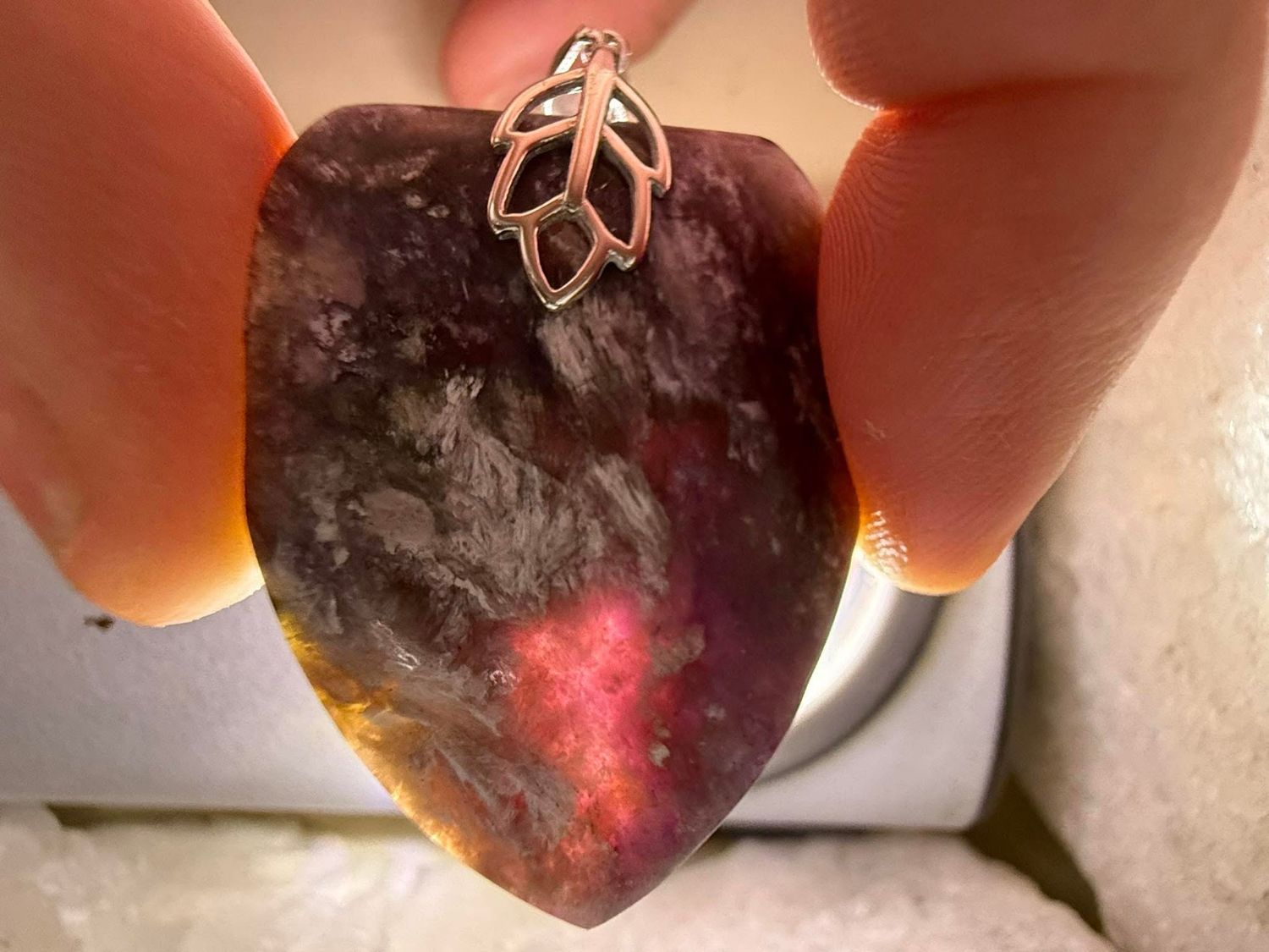 Pendentif en charoite