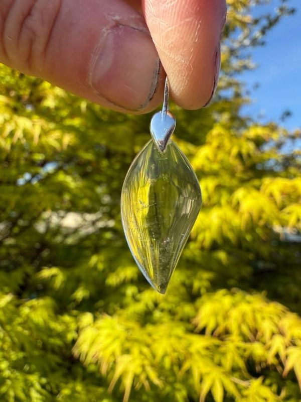 Pendentif en cristal de roche du mont blanc