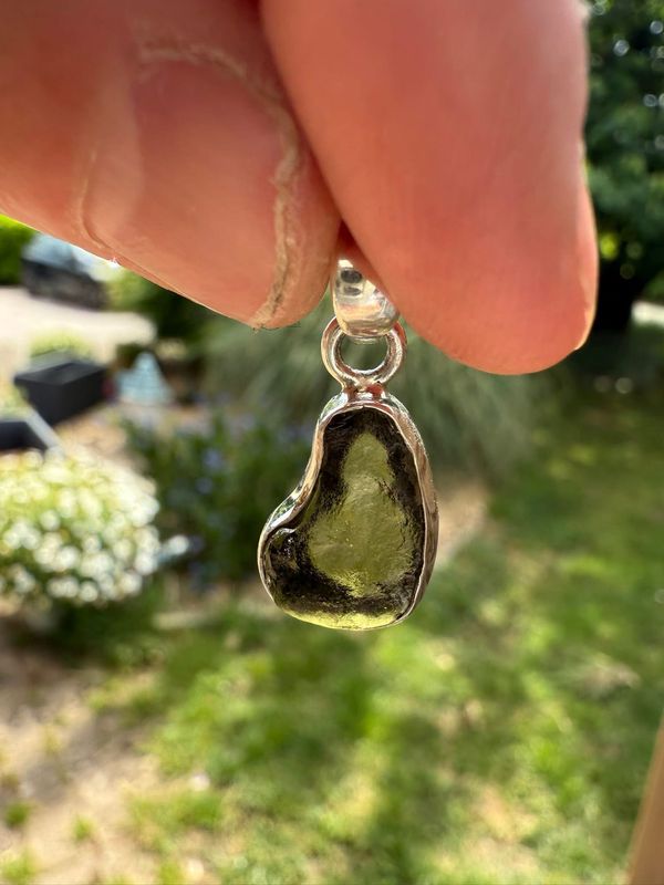 Pendentif en moldavite