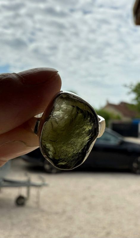 Bague en moldavite