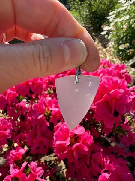 ​Pendentif en manganocalcite