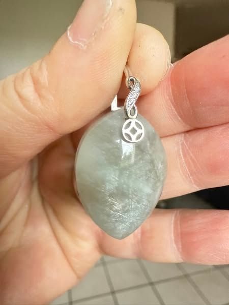 ​Pendentif en aigue marine